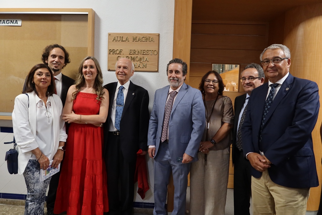 La Facultad de Química rinde homenaje a Ernesto Carmona